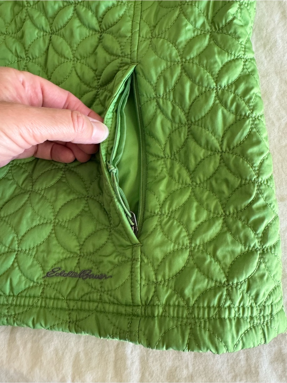 Eddie Bauer Quilted Green Vest - Stand Collar Zip - Picture 10 of 13